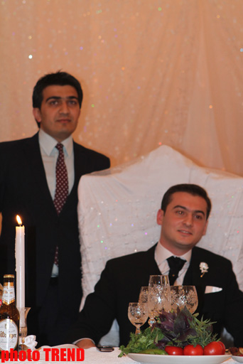 Emil Bədəlov ilin toyunu çaldırdı (FOTO)